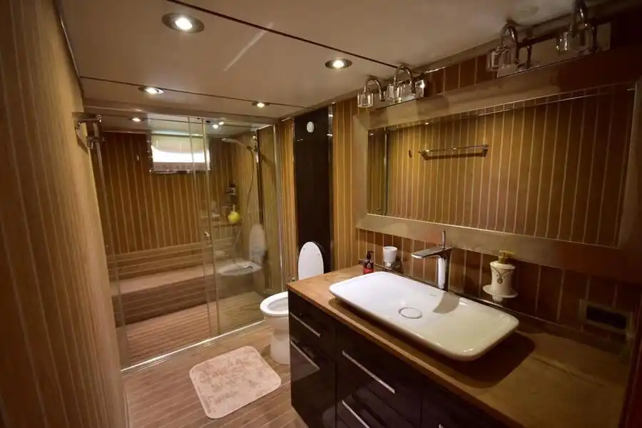 YACHT PASİFİC